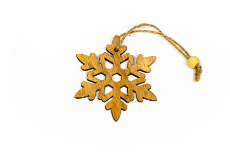 Decoratiune din lemn fulg de nea [1]