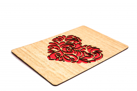 Felicitare personalizata din lemn cu o inima [1]