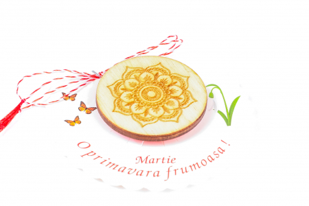 Insigna din lemn cu o floare [1]