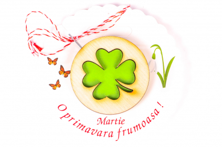 Insigne - Insigna din lemn cu un trifoi