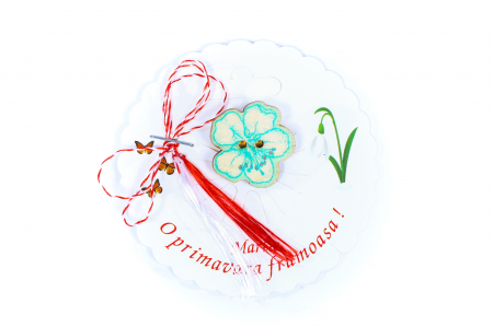 Martisoare - Martisor-brosa cu o floricica turcoaz