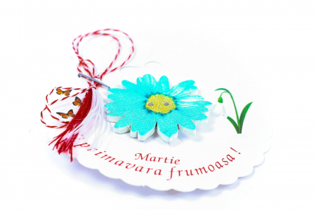 Martisor-brosa cu o margareta mare turcoaz [1]