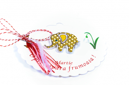 Martisor-brosa cu un elefantel galben [1]