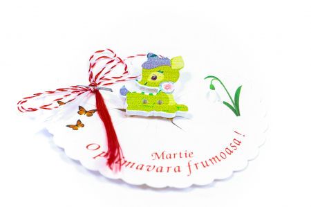 Martisor-brosa cu o caprioara verde [1]