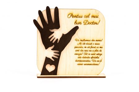 Diplome si Plachete - Placheta personalizata din lemn cu maini- Pentru cel mai bun Doctor!