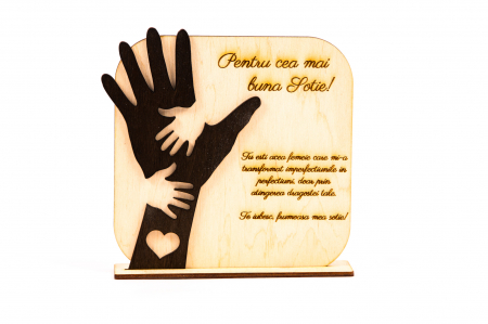 Cadouri pentru EA - Placheta personalizata din lemn cu maini- Pentru cea mai buna Sotie!