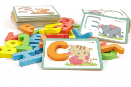 Puzzle din lemn cu litere si animale - jucarii Montessori [0]