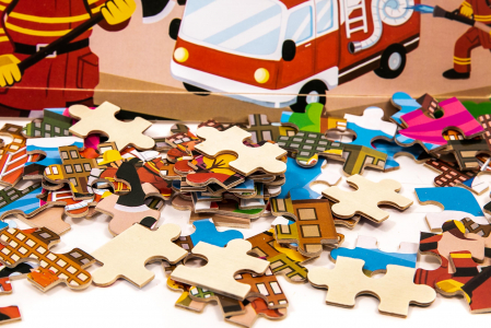 Puzzle din lemn cu pompieri - jucarii Montessori [2]