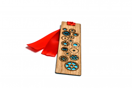 Semn de carte din lemn cu mecanism de ceas [1]