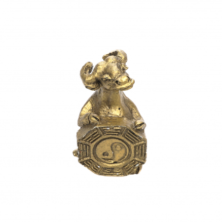 Statueta mica Feng Shui Bivol cu semn Yin Yang pentru prosperitate [1]