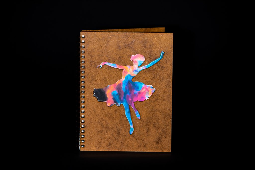 Agenda A5 personalizata lemn balerina colorata cadouri personalizate carnet jurnal 2