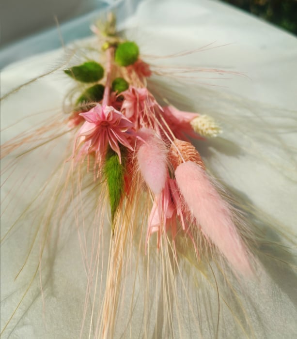 Buchetel nemuritor de primavara, din flori naturale uscate in nuante de roz si verde [2]