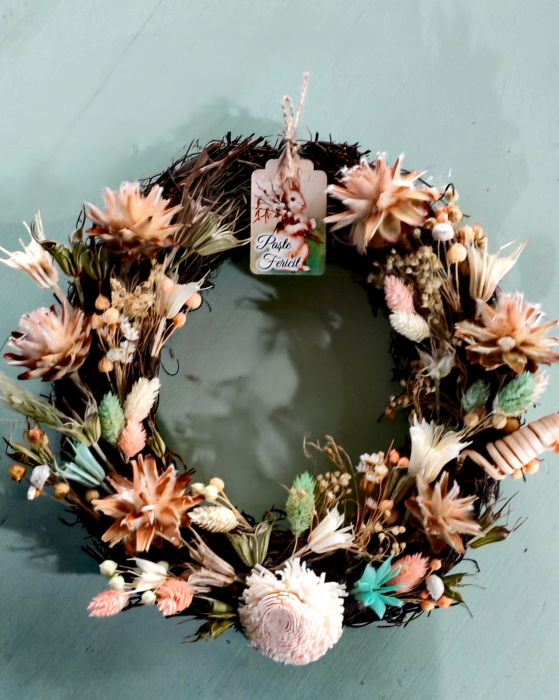 Coronita de Paste din nuiele si flori naturale uscate, in nuante de bej, roz, turcoaz [3]
