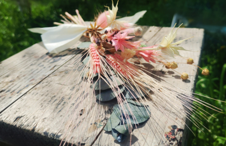 Buchetel nemuritor de primavara, din flori naturale uscate in nuante de menta si roz [1]