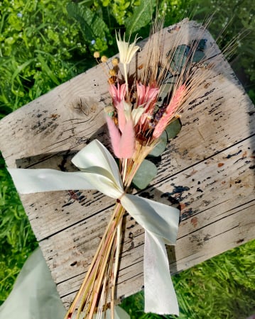 Produse - Buchetel nemuritor de primavara, din flori naturale uscate in nuante de menta si roz