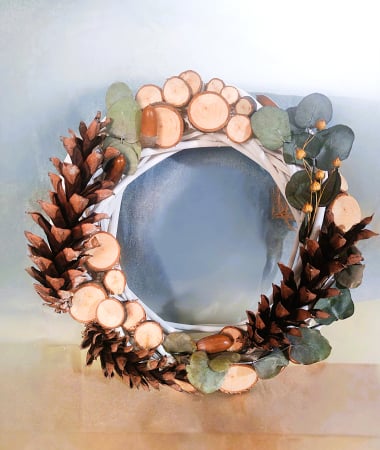 Decoratiuni - Coronita de Craciun din nuiele albe si felii de lemn