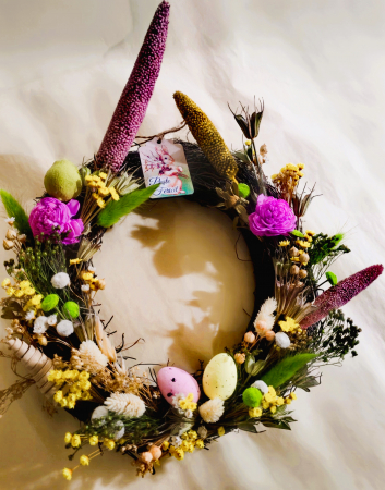 Produse - Coronita de Paste din nuiele si flori naturale uscate, in nuante de violet, galben si verde