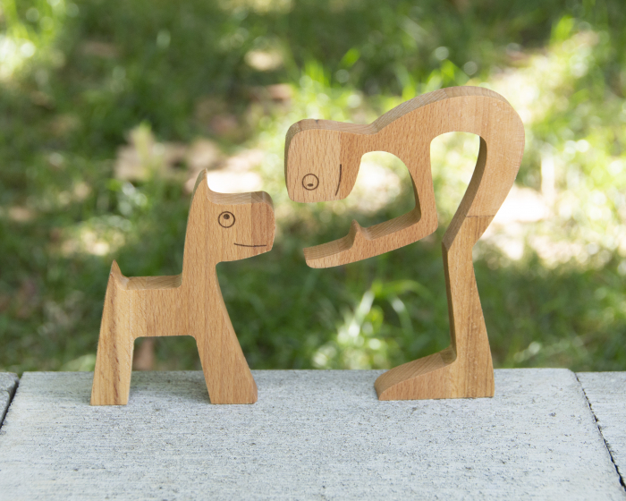 Figurina decorativa din lemn de fag baiat si catel, 13x12 cm [2]