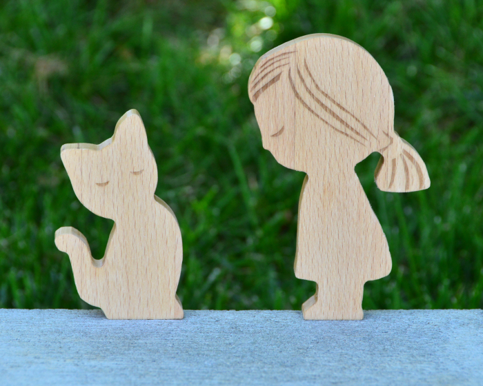 Figurina decorativa din lemn de fag Maria si Miau, 12.5 x 11.5 cm [3]