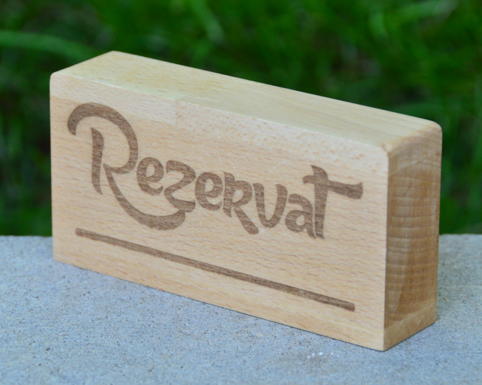 Semn pentru masa 'Rezervat' din lemn de fag, 12x6x2,8 cm [4]