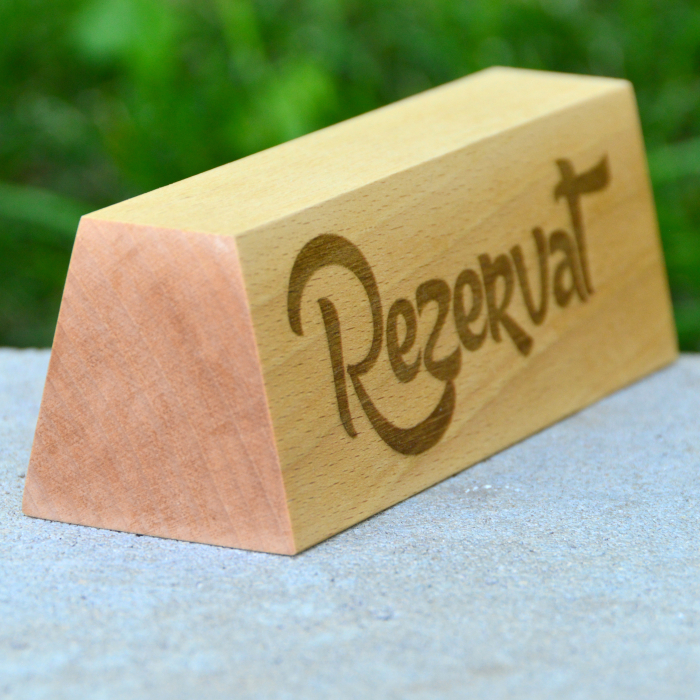 Semn pentru masa 'Rezervat' din lemn de fag, 15x5x5 cm [2]