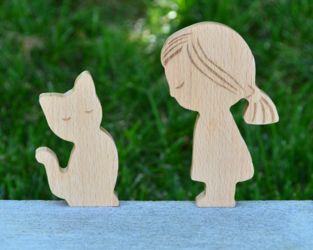 Figurina decorativa din lemn de fag Maria si Miau, 12.5 x 11.5 cm [2]