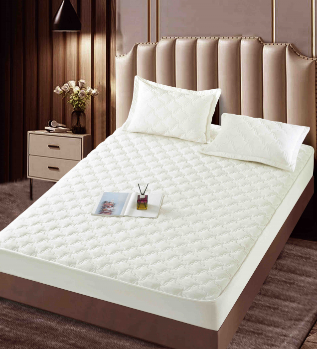 Husa matlasata tip topper din catifea, 140x200cm + 2 fete de perna 50x70cm - Alb