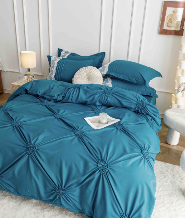 Set Lenjerie Pat Dublu 6 Piese din Bumbac Soft Touch ,   Pliuri Brodate cu Inimioare