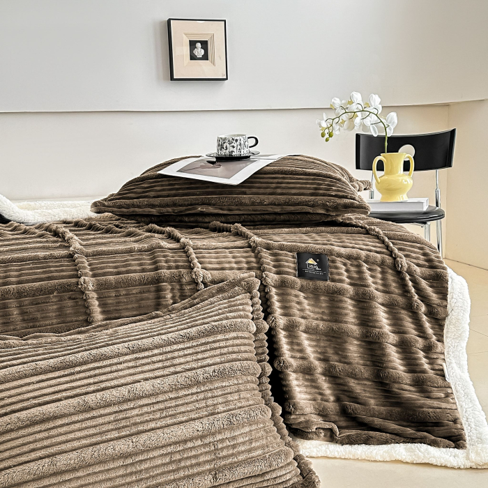 Pătură Cocolino Groasă cu Blăniță Premium 200x230cm + 2 Fețe de Pernă 50x70cm, Maro [6]