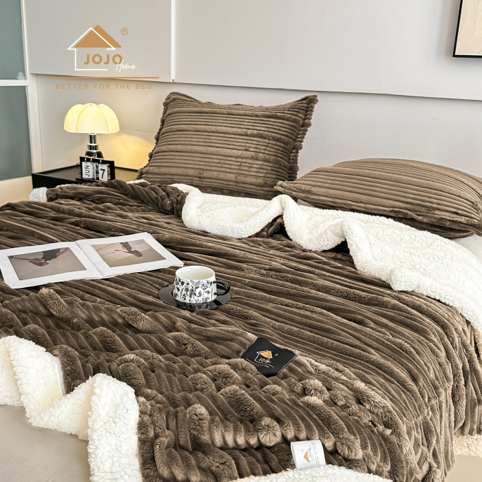 Pătură Cocolino Groasă cu Blăniță Premium 200x230cm + 2 Fețe de Pernă 50x70cm, Maro [2]