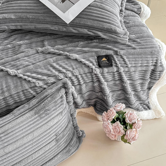 Pătură Cocolino Groasă cu Blăniță Premium 200x230cm + 2 Fețe de Pernă 50x70cm, Gri Deschis [3]