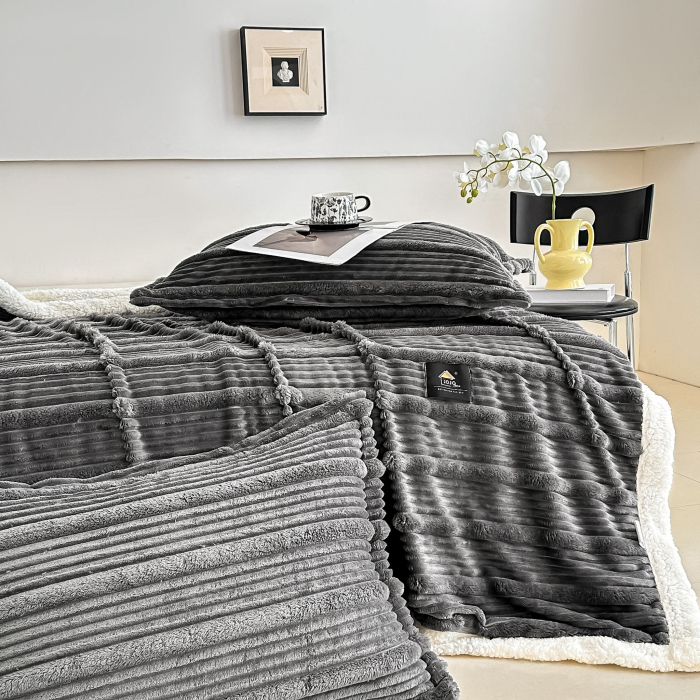 Pătură Cocolino Groasă cu Blăniță Premium 200x230cm + 2 Fețe de Pernă 50x70cm, Gri Inchis [4]