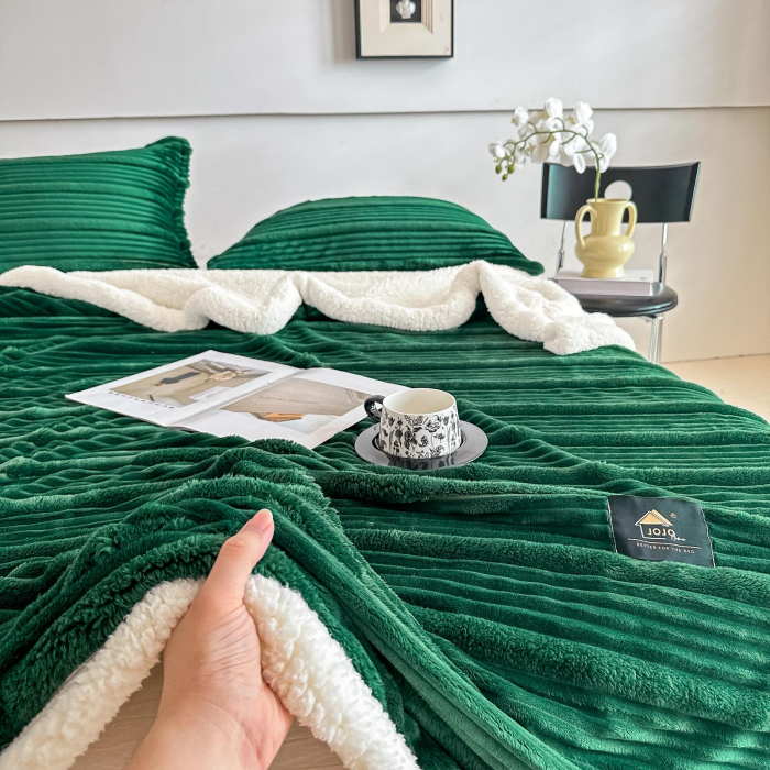 Pătură Cocolino Groasă cu Blăniță Premium 200x230cm + 2 Fețe de Pernă 50x70cm, Verde Smarald [6]