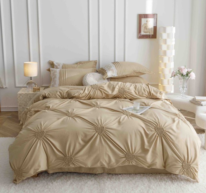 Set Lenjerie Pat Dublu 6 Piese din Bumbac Soft Touch ,   Pliuri Brodate cu Inimioare