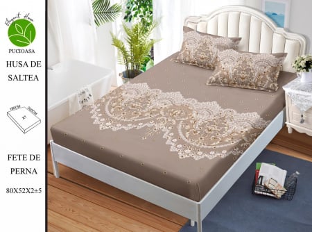OFERTE SPECIALE - Husa de pat cu elastic 180x200 din Bumbac Finet + 2 Fete de Perna - Bej Model Dantela