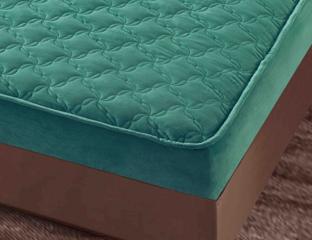 Husã matlasatã tip topper din catifea, 140x200cm + 2 fete de perna 50x70cm - Verde [1]
