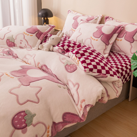 Lenjerie Cocolino Pat Dublu, 4 piese, cu ELASTIC - Capsuni [1]