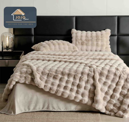 Lenjerie de Pat din Blană Artificială Tip Iepure – Pufoasă și Călduroasă