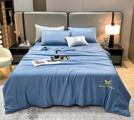 LENJERII DE PAT - Lenjerie Pat Dublu, Matase, Brodata cu model, cu Pilota subtire de vara - Albastru