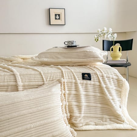 Pătură Cocolino Groasă cu Blăniță Premium 200x230cm + 2 Fețe de Pernă 50x70cm, Crem [2]