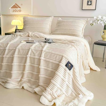Set 3 Piese Pătură Cocolino Pufoasă cu Blăniță 200x230 cm + 2 Fețe de Pernă 50x70 cm