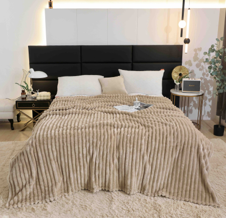 Pătură Cocolino Pufoasă cu Dungi în Relief – 200×230 cm