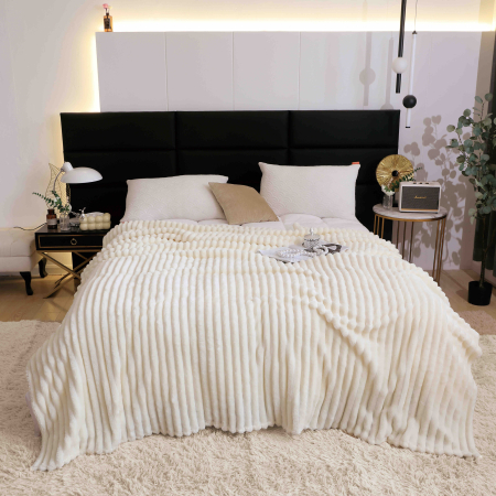 Pătură Cocolino Pufoasă cu Dungi în Relief – 200×230 cm