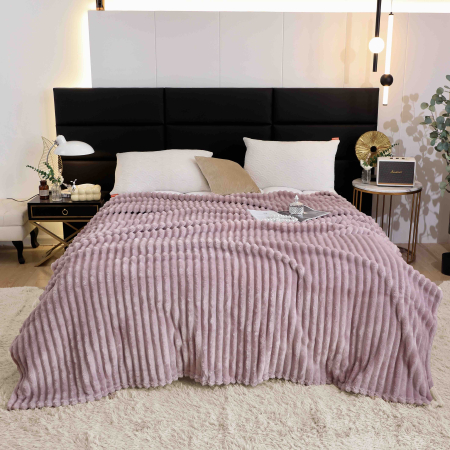 Pătură Cocolino Pufoasă cu Dungi în Relief – 200×230 cm