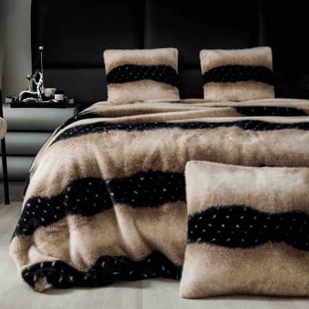 Pătură Pufoasă Premium din Blană Artificială Tip Nurcă 200x230 cm + 2 Fețe de Pernă 50x70 cm