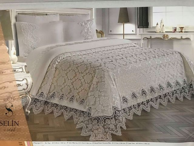 Set cuvertura de pat Complet cu 4 fete de perna din Bumbac si Dantela Selin SIS13 [1]
