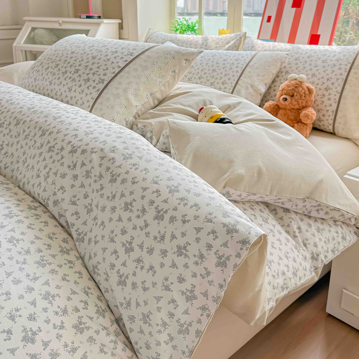 Lenjerie de pat bumbac 100% cu Elastic si broderie,4 piese crem cu floricele mici discrete-BJ12 [2]