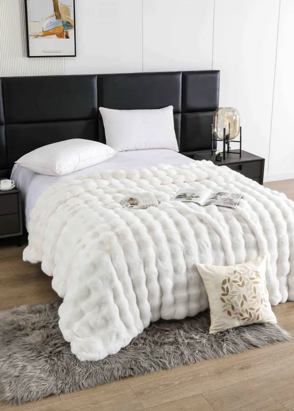 Patura Cocolino Pufoasa Din Blana De Iepure, Alb- BRA03 [1]