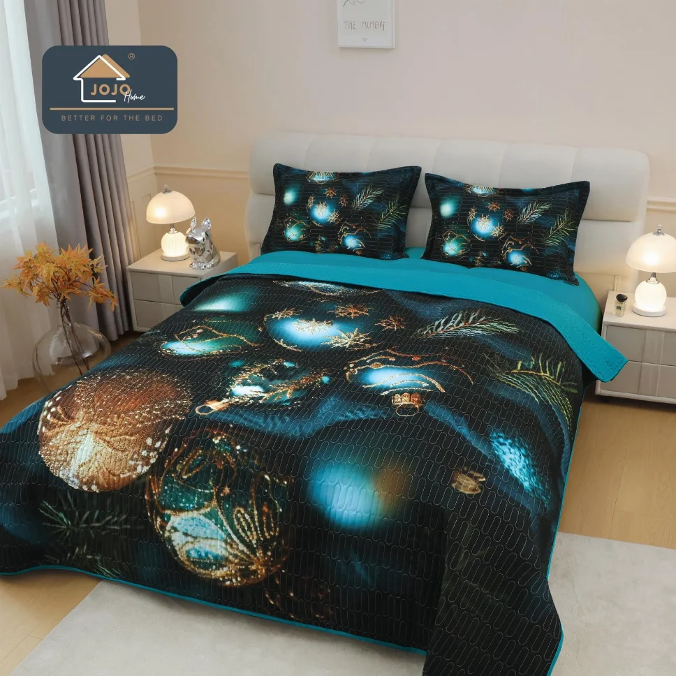 Cuverturi pat Mos Craciun - Cuvertura matlasata 3 piese, neagră cu globuri luminoase aurii-CVM9