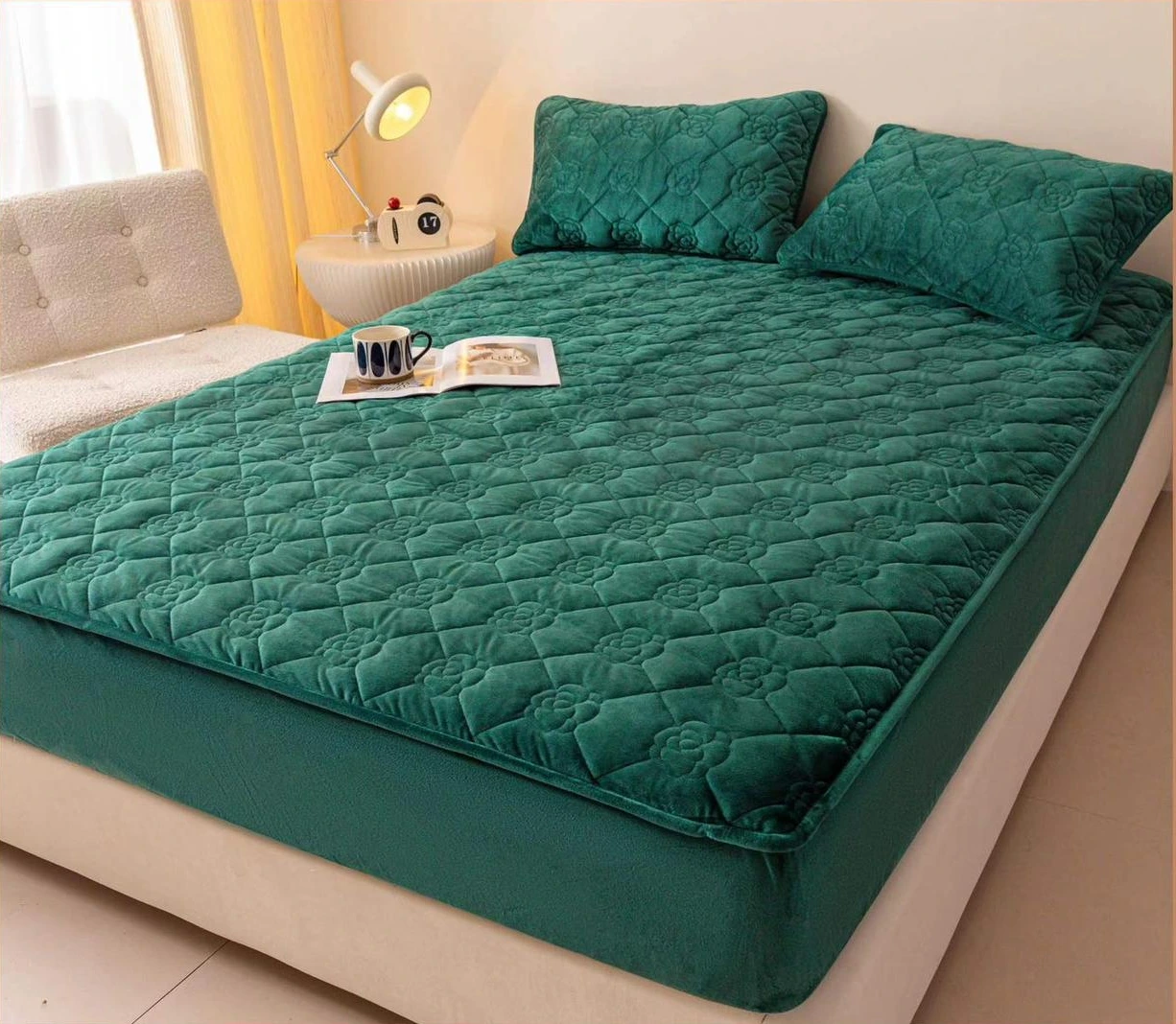 Huse Tip Topper 160x200 - Husă tip topper 160x200 cm Verde matlasат, protecție cu relief floral-TB8
